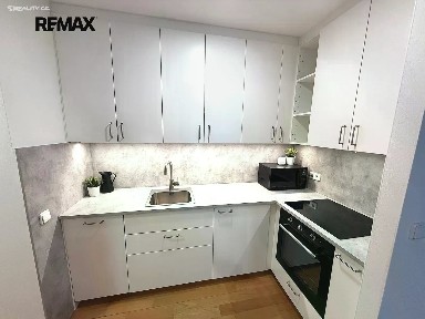 Pronájem bytu 3+kk 68 m²