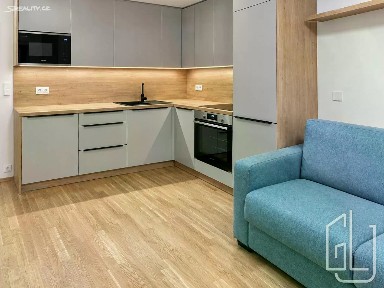Pronájem bytu 1+kk 32 m²