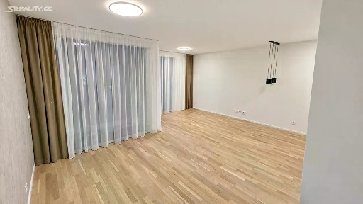 Pronájem bytu 1+kk 53 m²