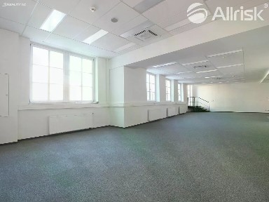 Pronájem kanceláře 153 m²