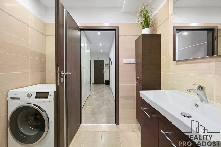 Pronájem bytu 2+kk 60 m²