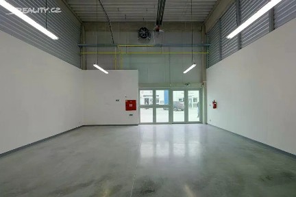 Pronájem obchodního prostoru 330 m²