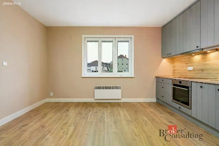 Pronájem bytu 1+1 37 m²