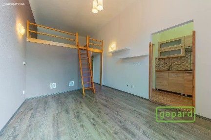 Pronájem bytu 1+kk 35 m²