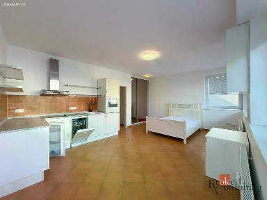 Pronájem bytu 1+kk 33 m²