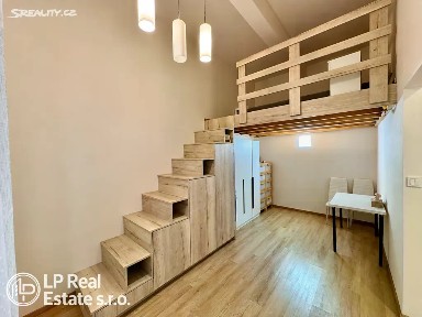 Pronájem bytu 1+1 34 m²