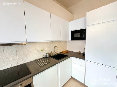 Pronájem bytu 1+kk 44 m²