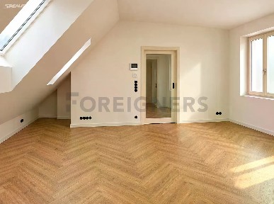 Pronájem bytu 1+kk 31 m²