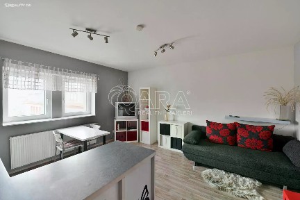 Pronájem bytu 1+kk 30 m²