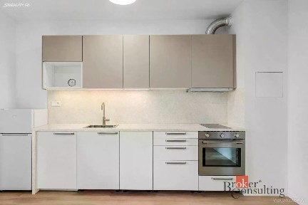 Pronájem bytu 1+kk 28 m²