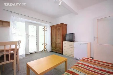 Pronájem bytu 1+kk 35 m²