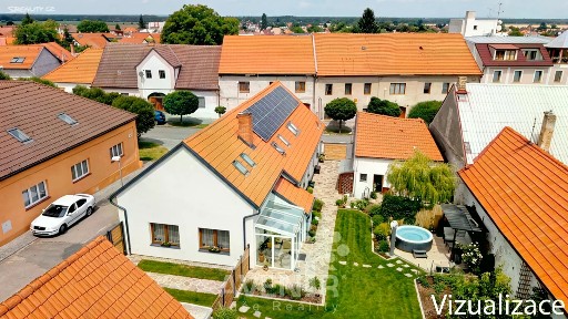 Kostelní, Sadská