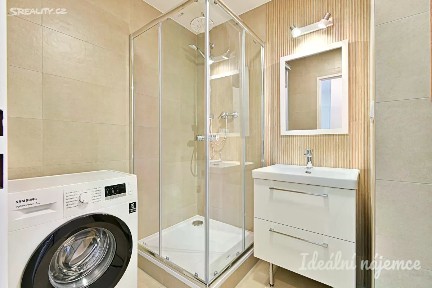 Pronájem bytu 1+1 38 m²