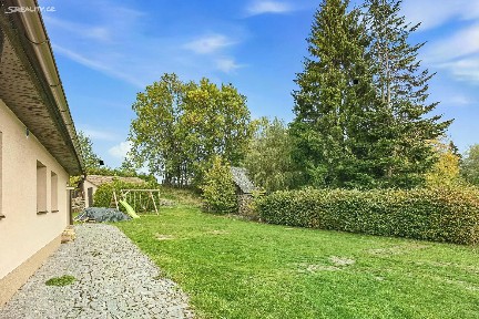 Prodej rodinného domu 298 m², pozemek 3864 m²