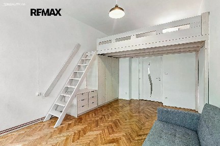 Pronájem bytu 1+1 37 m²