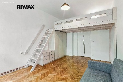 Pronájem bytu 1+1 37 m²