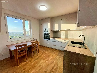 Pronájem bytu atypický 76 m²