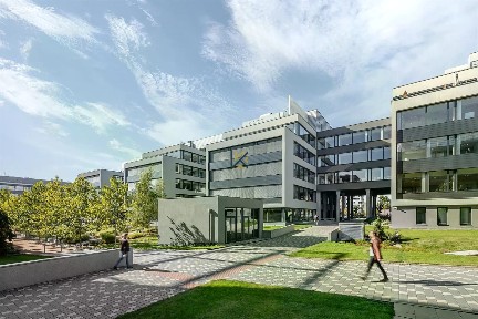 Pronájem kanceláře 440 m²