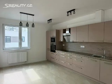 V Cestkách, Mnichovo Hradiště