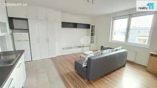 Pronájem bytu 2+kk 43 m²