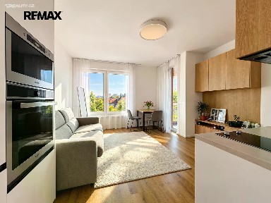Pronájem bytu 1+kk 35 m²