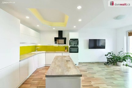 Pronájem bytu 3+kk 68 m²