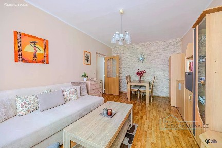 Pronájem bytu 1+1 37 m²