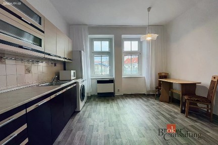 Pronájem bytu 1+1 42 m²