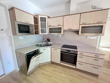 Pronájem bytu 3+kk 84 m²
