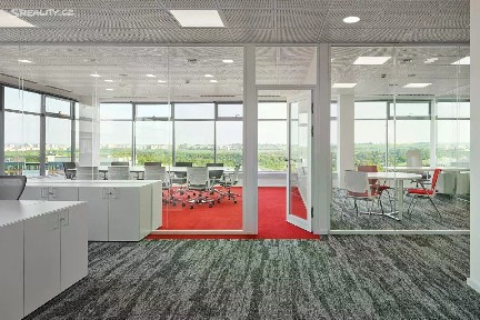 Pronájem kanceláře 1163 m²