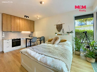Pronájem bytu 1+kk 32 m²
