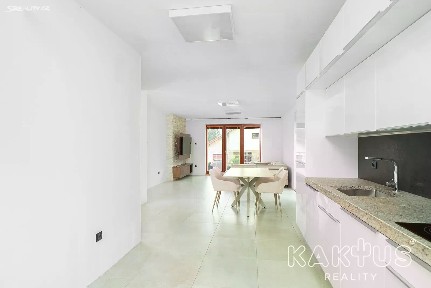Pronájem bytu 2+kk 89 m²