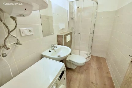 Pronájem bytu 1+kk 27 m²