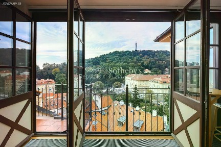 Prodej bytu 6 pokojů a více 231 m²