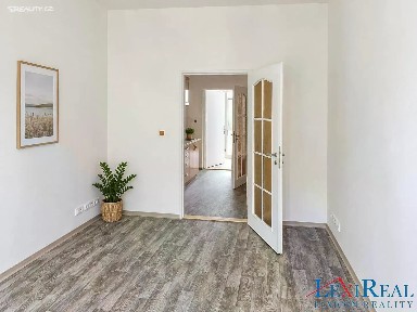 Pronájem bytu 1+1 35 m²
