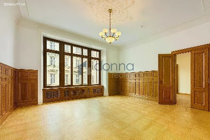Pronájem kanceláře 346 m²