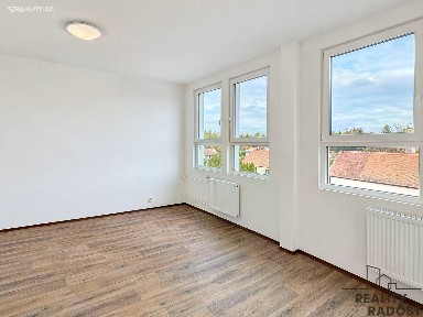 Pronájem bytu 1+kk 30 m²