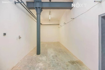 Pronájem výrobní haly, prostoru 84 m²