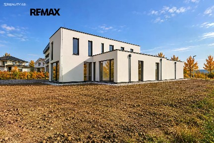 Prodej rodinného domu 230 m², pozemek 982 m²