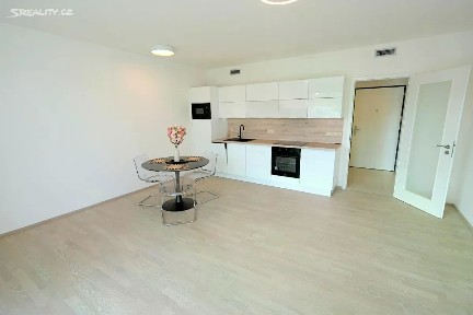 Pronájem bytu 1+kk 39 m²