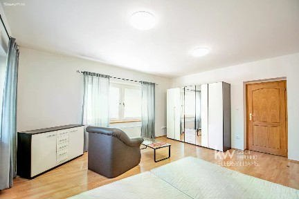 Pronájem bytu 3+kk 90 m²