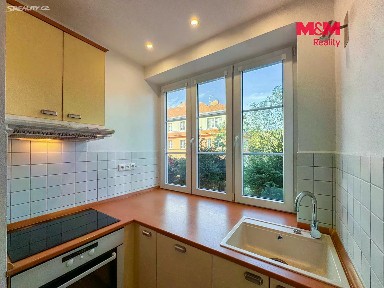 Pronájem bytu 1+1 37 m²