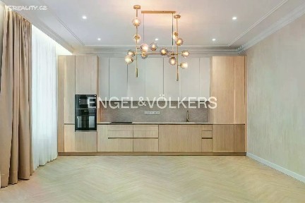 Pronájem bytu 3+kk 121 m²