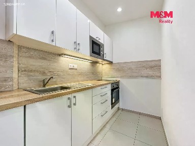 Pronájem bytu 1+kk 38 m²