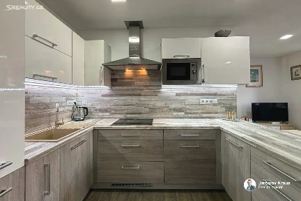 Pronájem bytu 3+kk 87 m²
