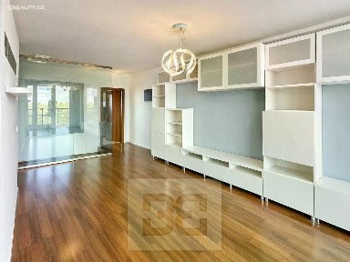 Pronájem bytu 4+kk 88 m²