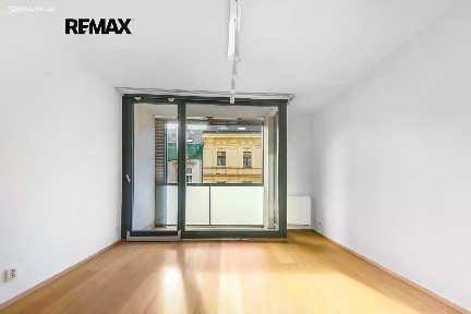 Pronájem bytu 1+kk 40 m²