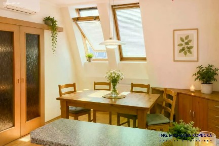 Pronájem bytu 4+kk 100 m²